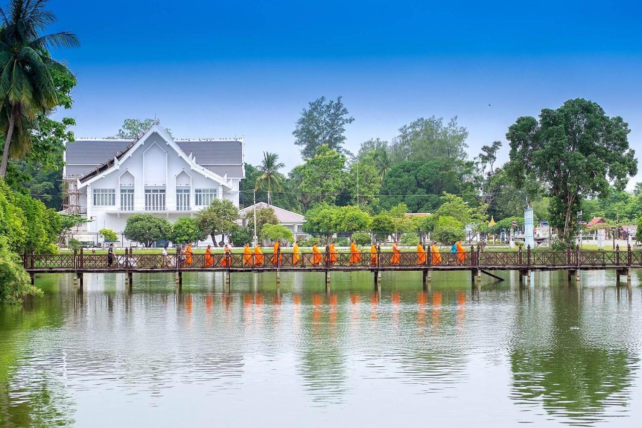 Phiphu Art And Gallery Boutique 素可泰 外观 照片